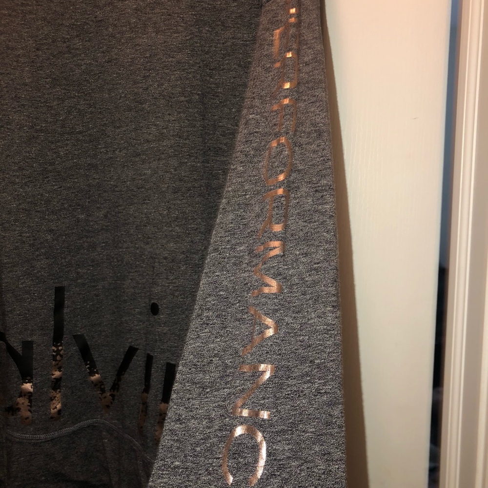 Shirt - Picture 3 of 4